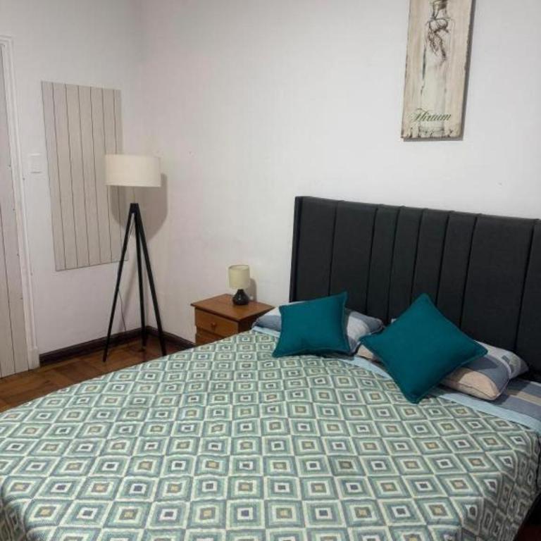 Hostal Gloria Home 6 Norte 983 - Basic Triple Room with Shared Bathroom - 1