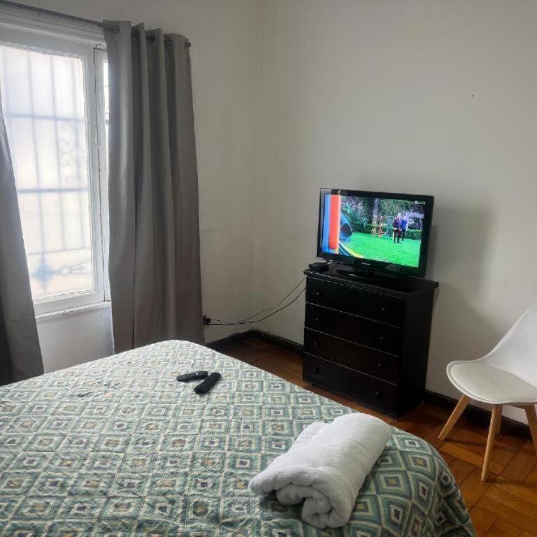 Hostal Gloria Home 6 Norte 983 - Basic Triple Room with Shared Bathroom - 6