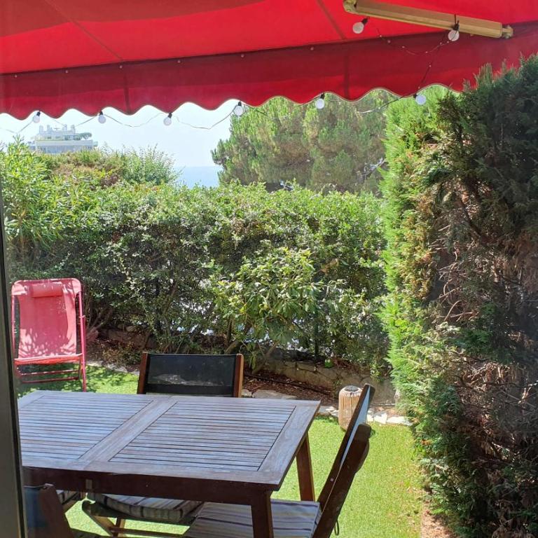 B084-Confort et serenite piscine et stationnement - Apartment - 5
