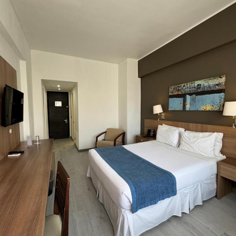 Hotel Antofagasta - Habitación Doble con vistas a la ciudad - 3