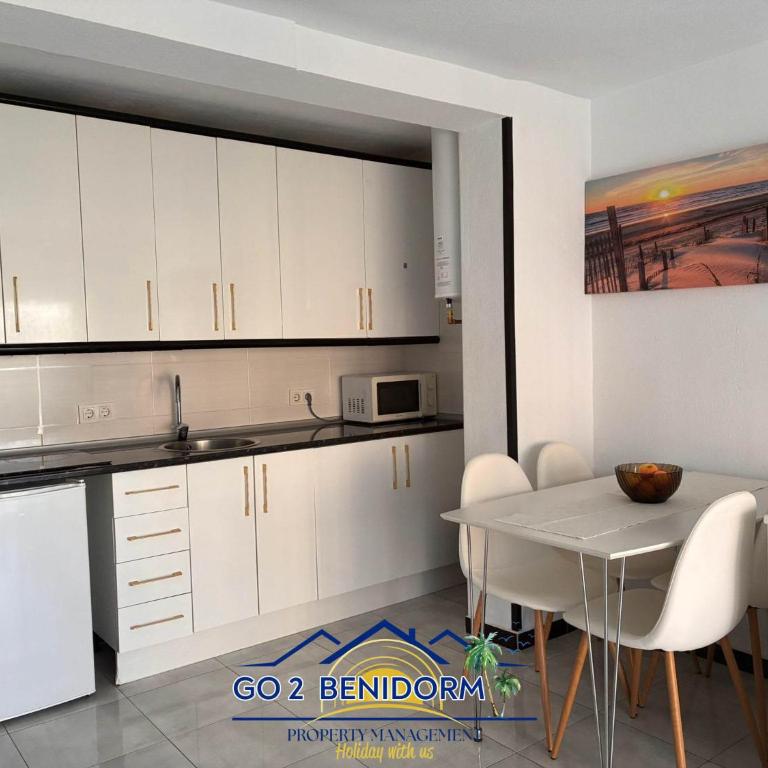 Bermuda Vibes Benidorm Pool View Terrace - Apartment with Pool View - 16