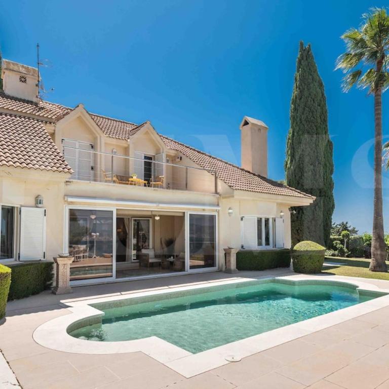 Luxury Sea View Villa with Pool & Terrace REMS - Villa - 13