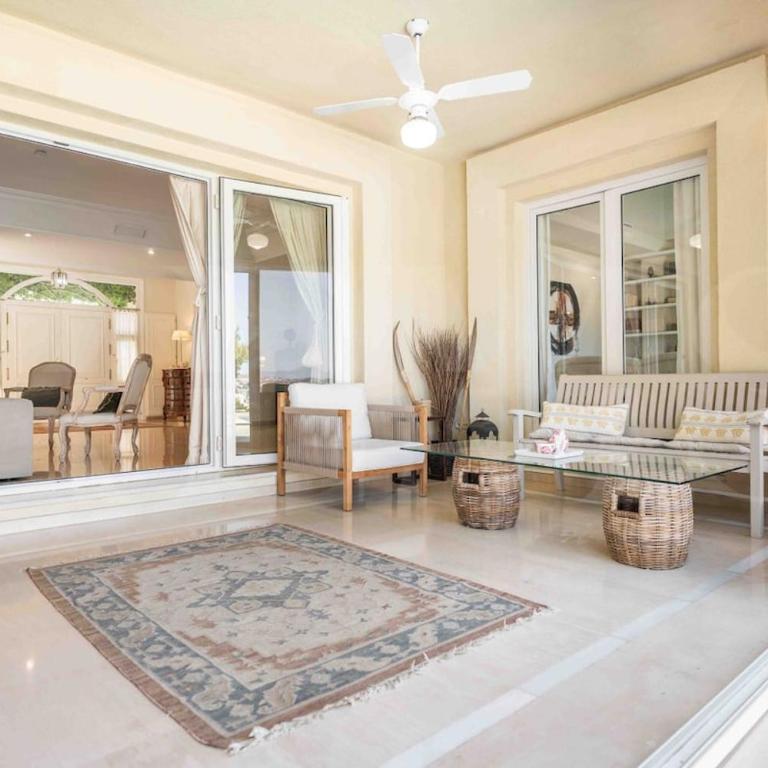 Luxury Sea View Villa with Pool & Terrace REMS - Villa - 26