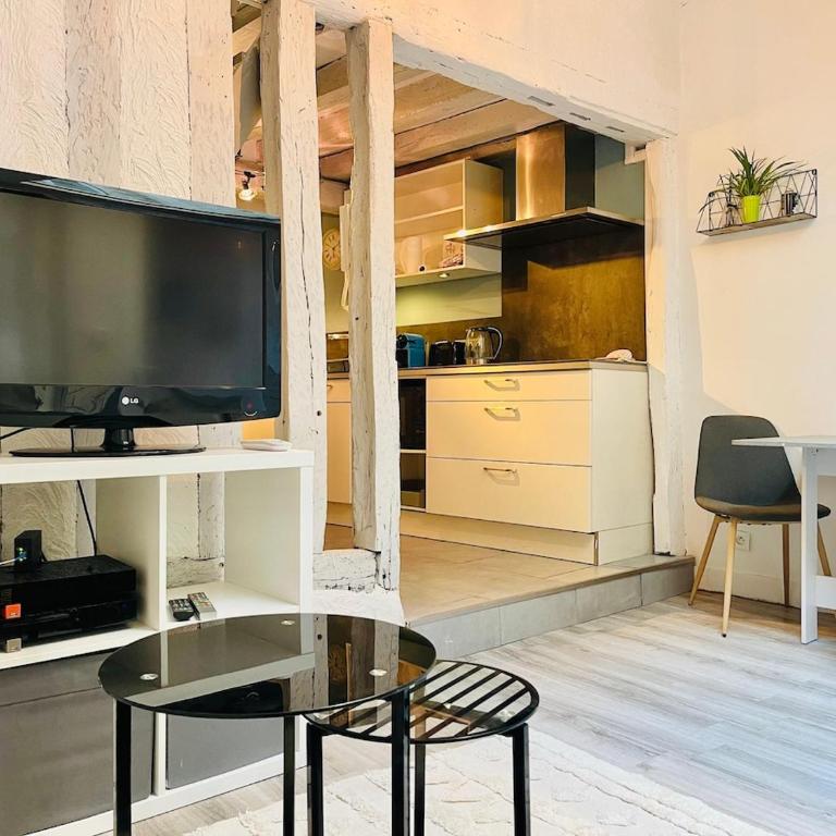 Charmante maison triplexe avec jardinet - Vacation Home - 7