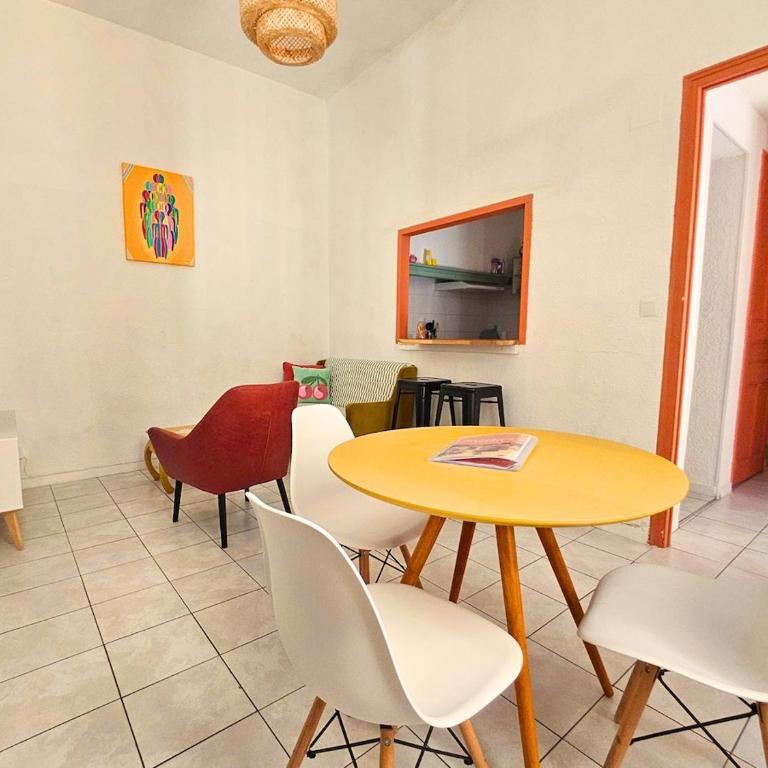 Casa Lau 4 - Two-Bedroom Apartment with Terrace - 1