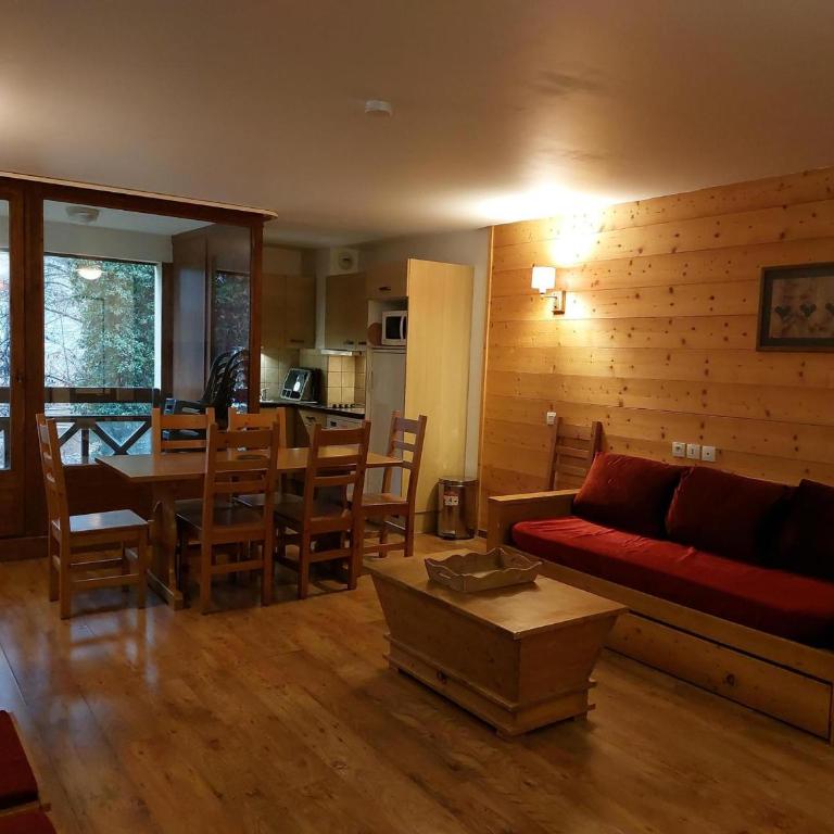 Brides-les-Bains : Appartement 3 Pièces, Parking, Animaux Acceptés, Wifi - Appartement 2 Chambres - 12
