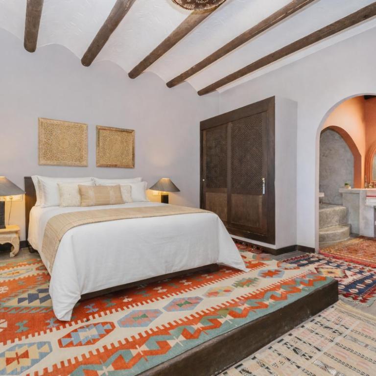 Al Alba Townhouse with Community Pool and Padel - Four-Bedroom House - 45