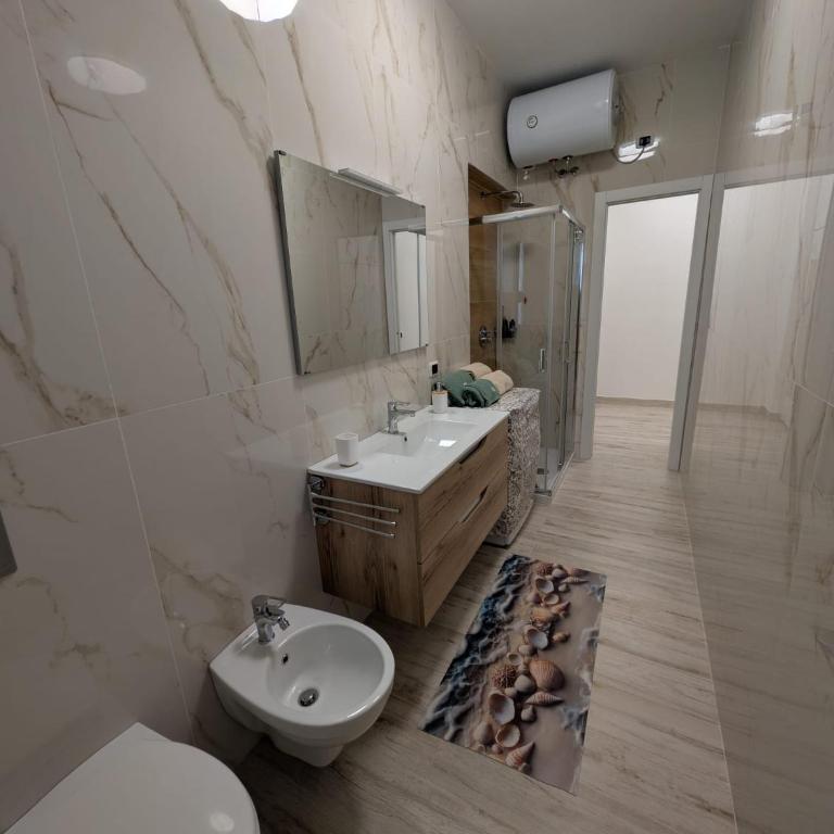 Felicia's Home - Appartamento con 2 Camere da Letto - 10