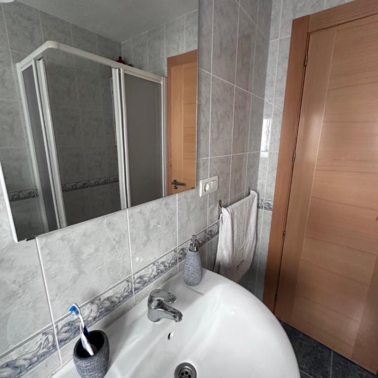 Apartamento zona centro Granada - Three-Bedroom Apartment - 45