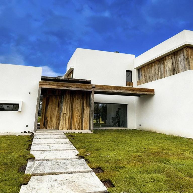 RentUp - Casa a Estrenar con Pileta en country Tessalia Pilar - Casa de 4 dormitorios - 1