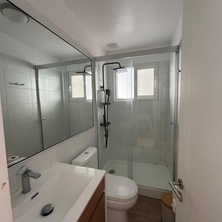 Casa tranquila en barrio residencial - Three-Bedroom Home - 9