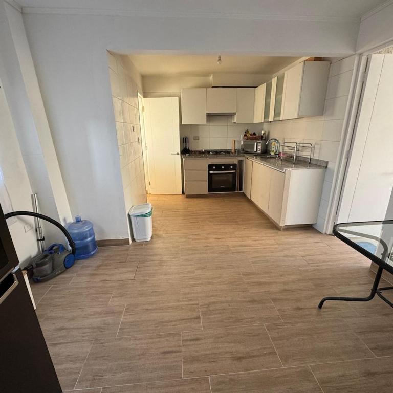 Casa tranquila en barrio residencial - Three-Bedroom Home - 11