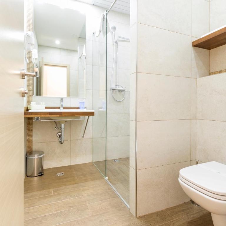 Five Points Square - City Center - Double or Twin Room with Courtyard View - 7