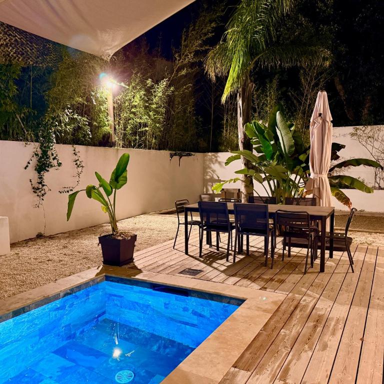 Villa bord de mer avec piscine et jardin tropical - Seaside villa with pool and tropical garden - Villa 3 Chambres - 7