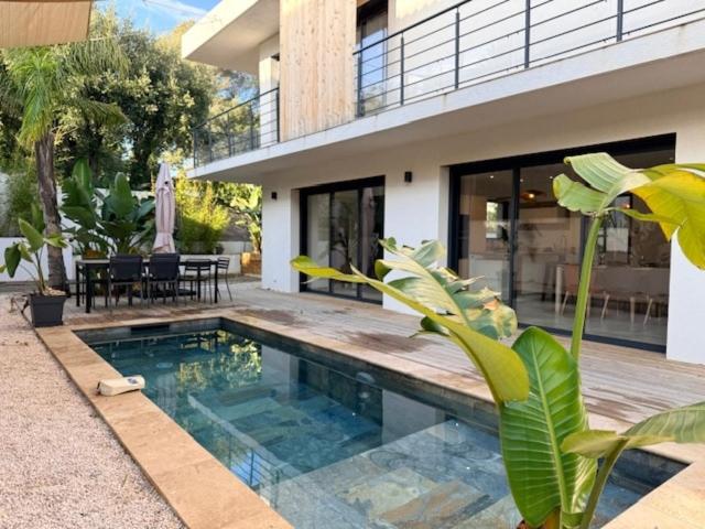 Villa bord de mer avec piscine et jardin tropical - Seaside villa with pool and tropical garden - Villa 3 Chambres - 23