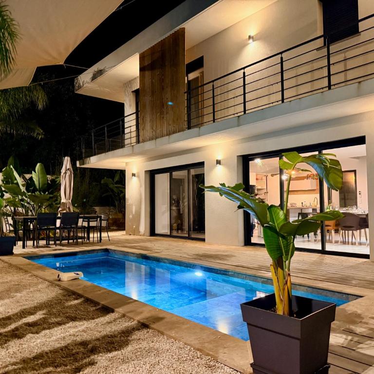 Villa bord de mer avec piscine et jardin tropical - Seaside villa with pool and tropical garden - Villa 3 Chambres - 47