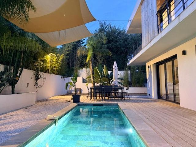 Villa bord de mer avec piscine et jardin tropical - Seaside villa with pool and tropical garden - Villa 3 Chambres - 50