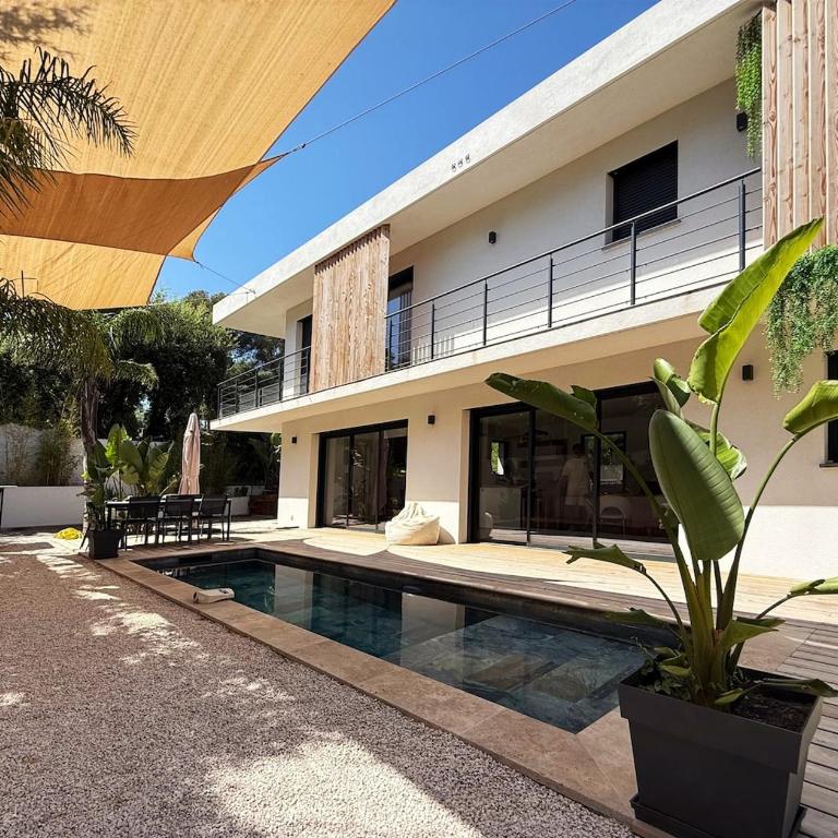 Villa bord de mer avec piscine et jardin tropical - Seaside villa with pool and tropical garden - Villa 3 Chambres - 59