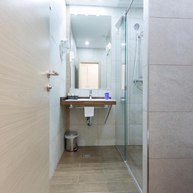 Five Points Square - City Center - Deluxe Double or Twin Room with City View - 9