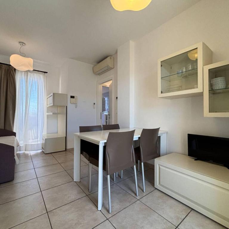 Bright apartment with swimming pool and solarium - Appartement - 3