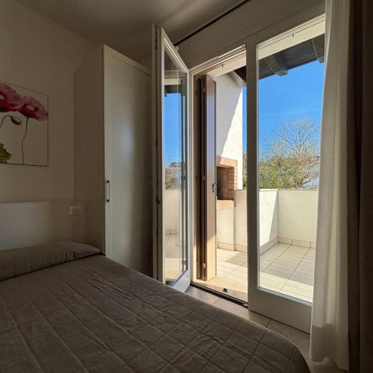 Flat with swimming pool and balcony - Appartamento - 13