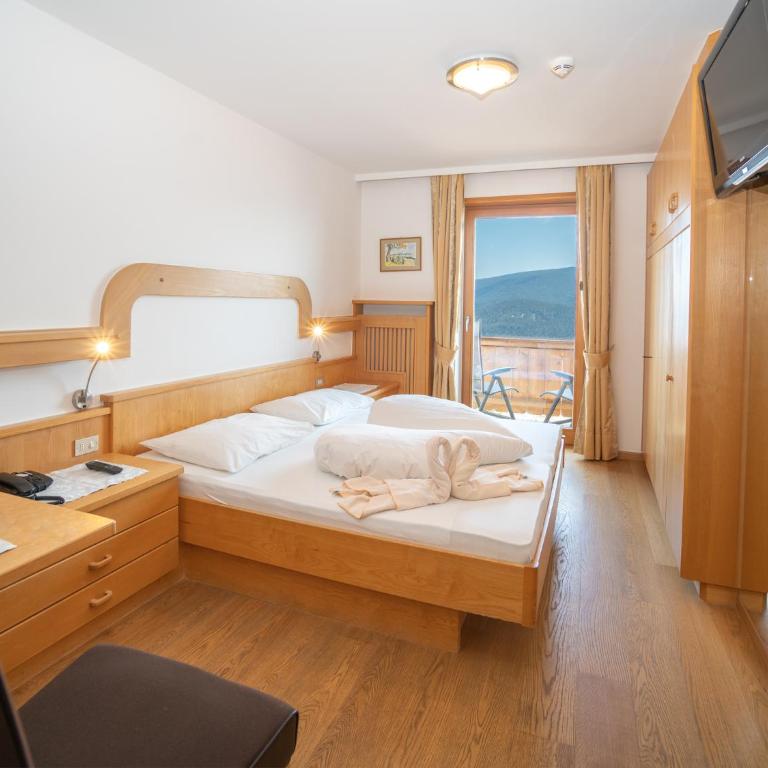 Hotel Purvita - Ski In Ski Out - Infinity Pool - Doppelzimmer mit Balkon - 4