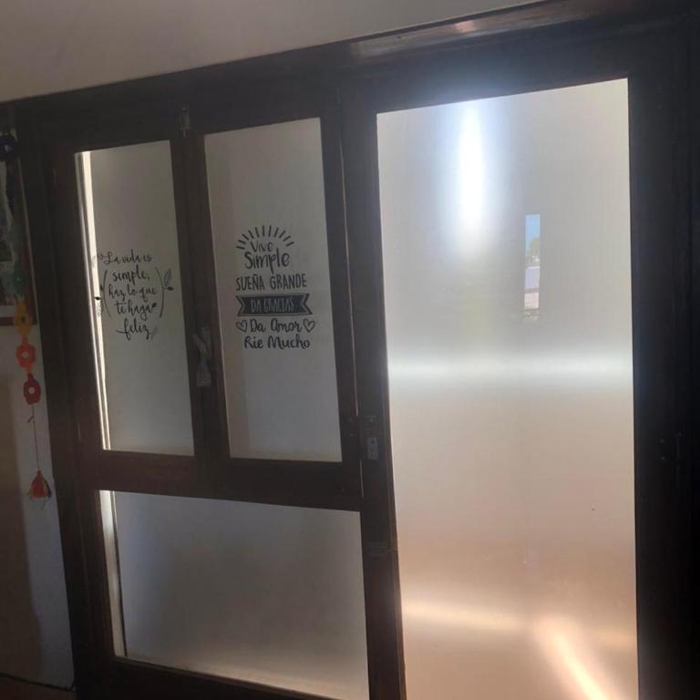 Amplio Dpto para 5 personas, SOLO FAMILIAS, cerca del Puerto y centro de Alem - Three-Bedroom Apartment - 28