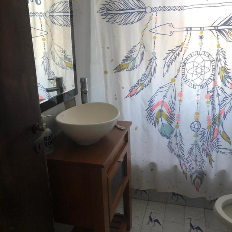 Amplio Dpto para 5 personas, SOLO FAMILIAS, cerca del Puerto y centro de Alem - Three-Bedroom Apartment - 43