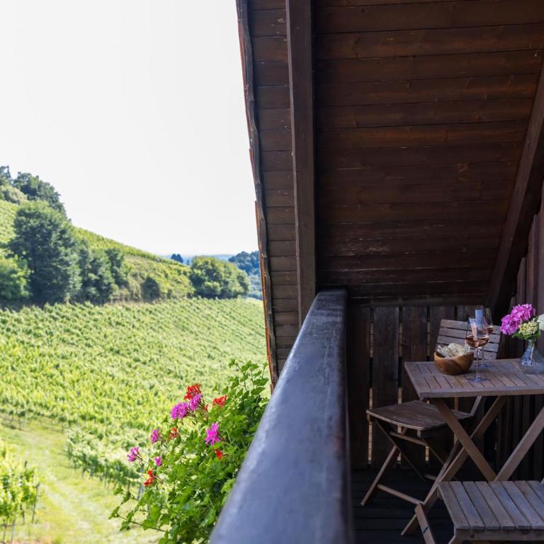 Weingut & Buschenschank Pölzl - Doppelzimmer mit Balkon - 10