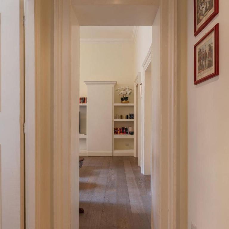 Fontanella Borghese 35 - FromHometoRome - Two-Bedroom Apartment - 16