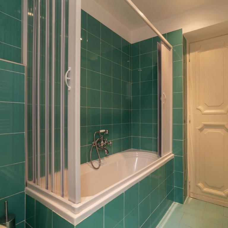 Fontanella Borghese 35 - FromHometoRome - Two-Bedroom Apartment - 21