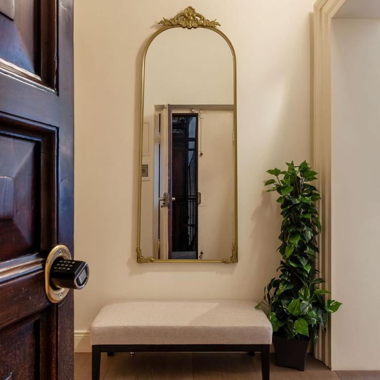 Fontanella Borghese 35 - FromHometoRome - Two-Bedroom Apartment - 27