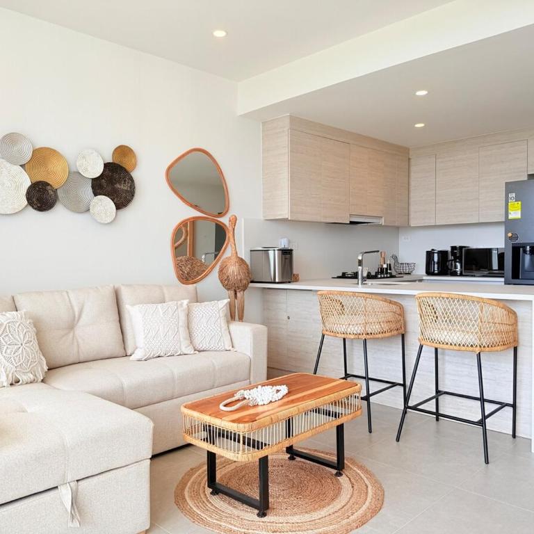 Magnificent Apartment - Beach - Jacuzzis! - Two-Bedroom Apartment - 9