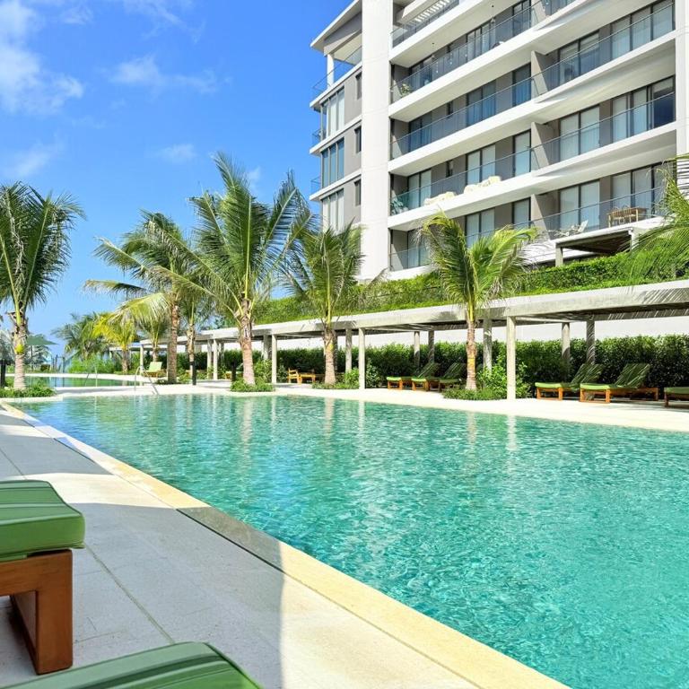 Magnificent Apartment - Beach - Jacuzzis! - Two-Bedroom Apartment - 41