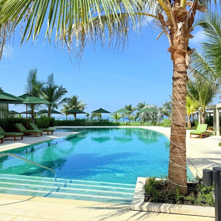 Magnificent Apartment - Beach - Jacuzzis! - Two-Bedroom Apartment - 3