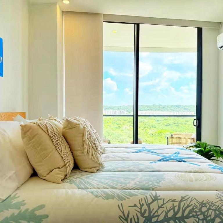 Magnificent Apartment - Beach - Jacuzzis! - Two-Bedroom Apartment - 15