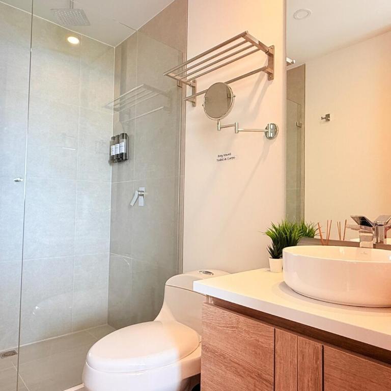 Magnificent Apartment - Beach - Jacuzzis! - Two-Bedroom Apartment - 18