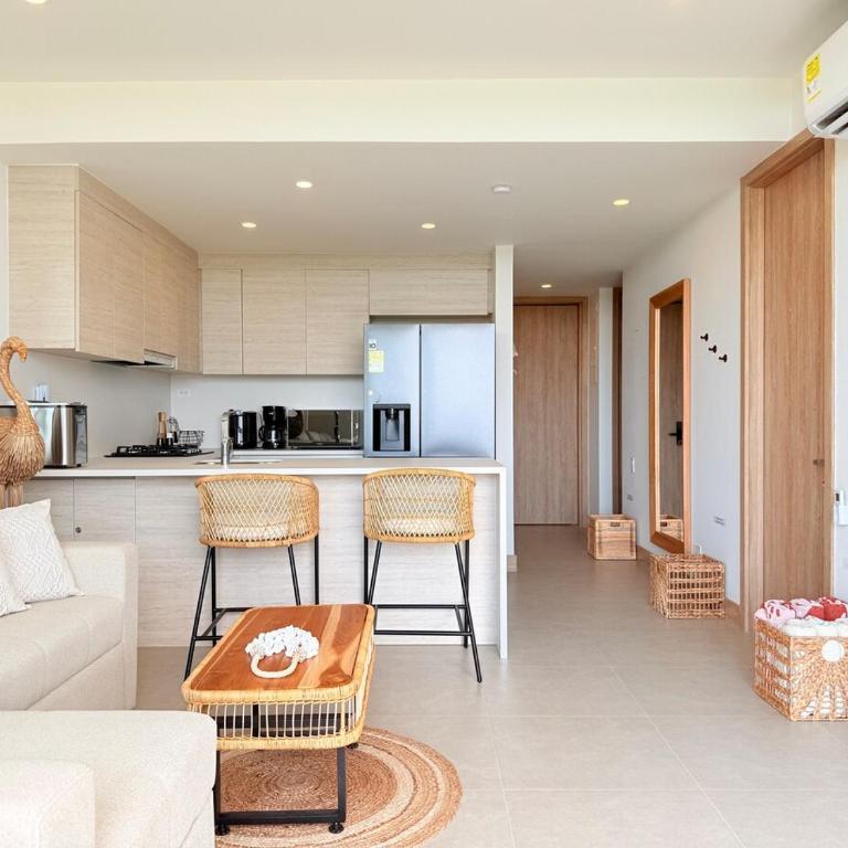 Magnificent Apartment - Beach - Jacuzzis! - Two-Bedroom Apartment - 10