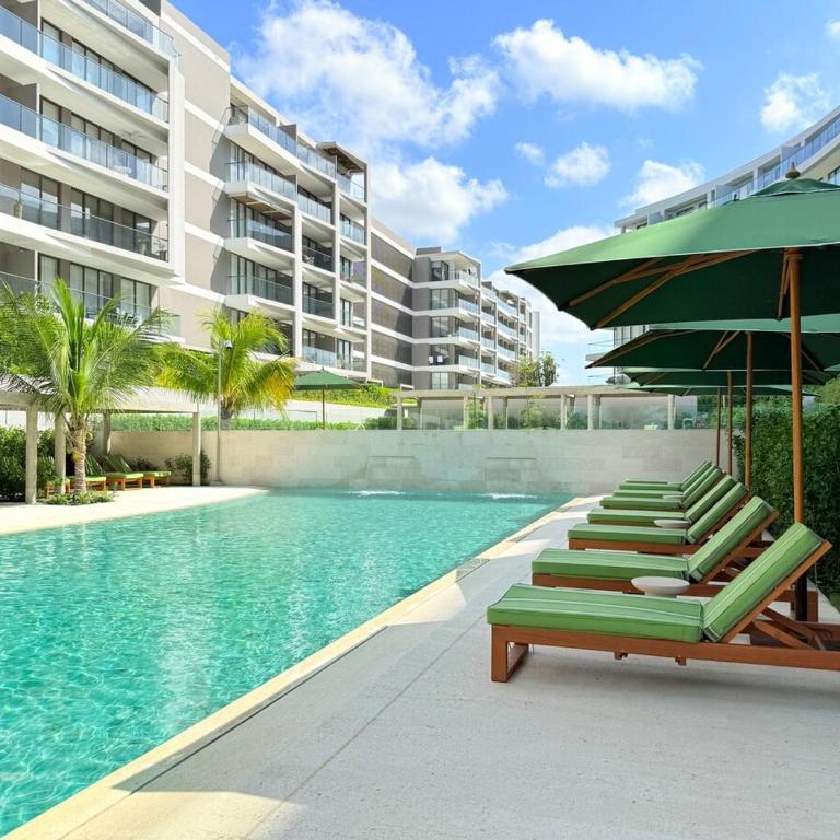 Magnificent Apartment - Beach - Jacuzzis! - Two-Bedroom Apartment - 37