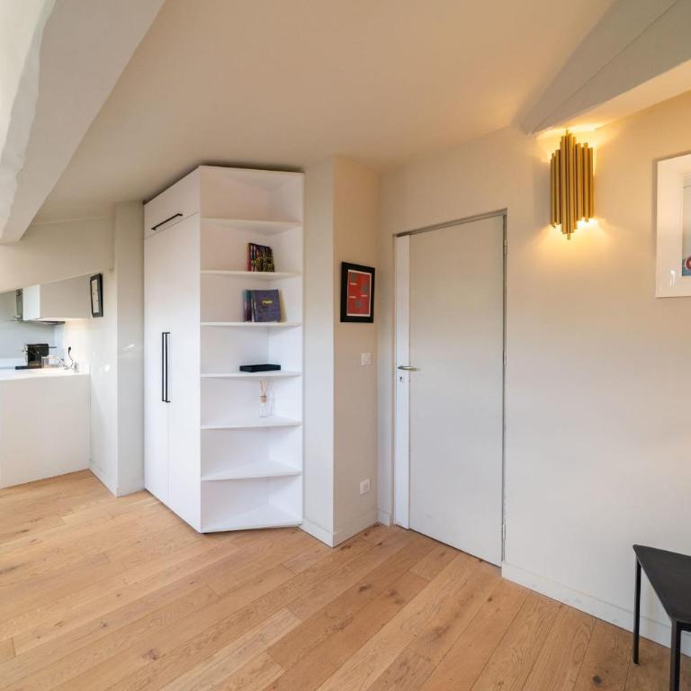 Élégant studio rénové au dernier étage Centre-ville de Cannes - Studio - 12