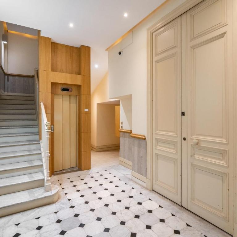 Élégant studio rénové au dernier étage Centre-ville de Cannes - Studio - 18