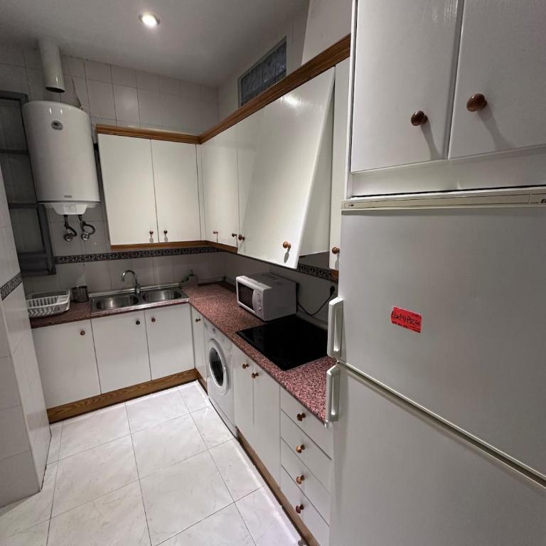 Apartamento grande zona catedral centro - Three-Bedroom Apartment - 22