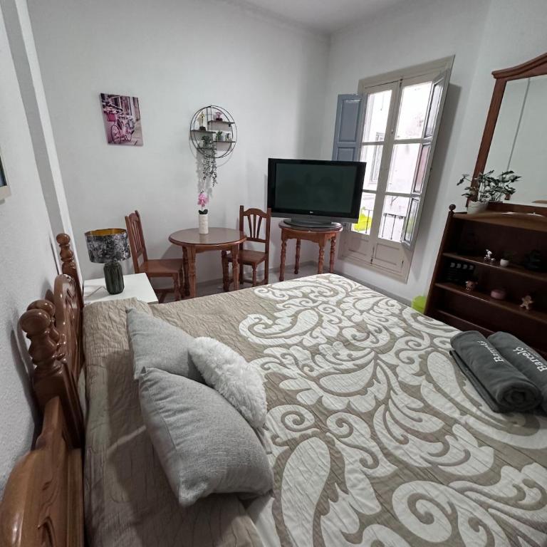 Apartamento grande zona catedral centro - Three-Bedroom Apartment - 25