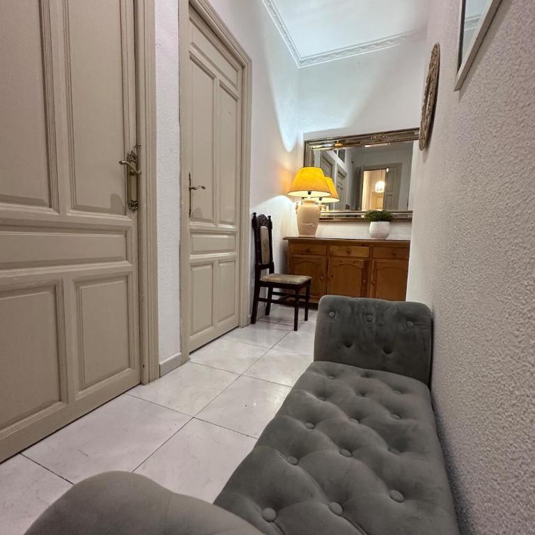 Apartamento grande zona catedral centro - Three-Bedroom Apartment - 34