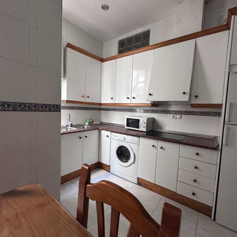 Apartamento grande zona catedral centro - Three-Bedroom Apartment - 37
