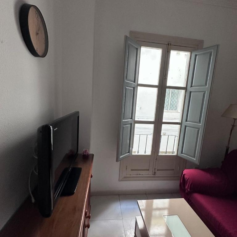 Apartamento grande zona catedral centro - Three-Bedroom Apartment - 47