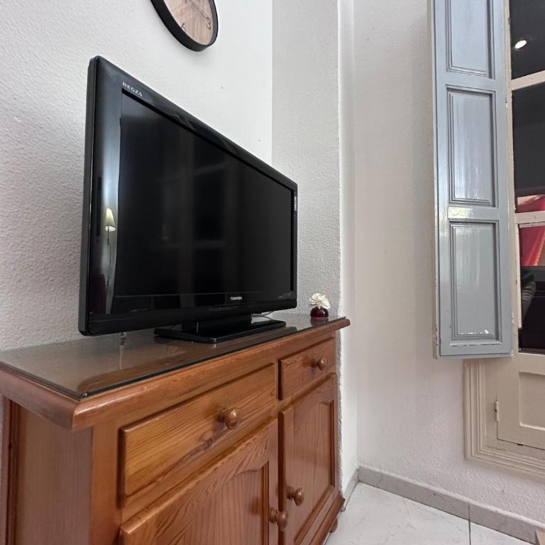 Apartamento grande zona catedral centro - Three-Bedroom Apartment - 65