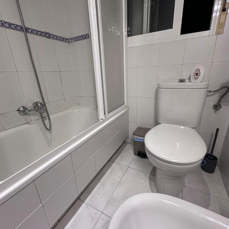 Apartamento grande zona catedral centro - Three-Bedroom Apartment - 95