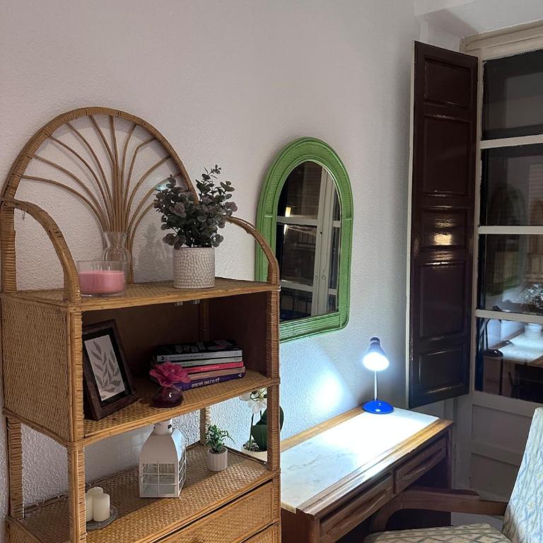 Apartamento grande zona catedral centro - Three-Bedroom Apartment - 98