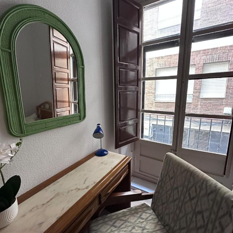 Apartamento grande zona catedral centro - Three-Bedroom Apartment - 100